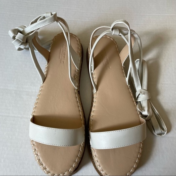 Truffle Collection, Wrap Strap Espadrilles, White And Tan Size 9 - Picture 2 of 7